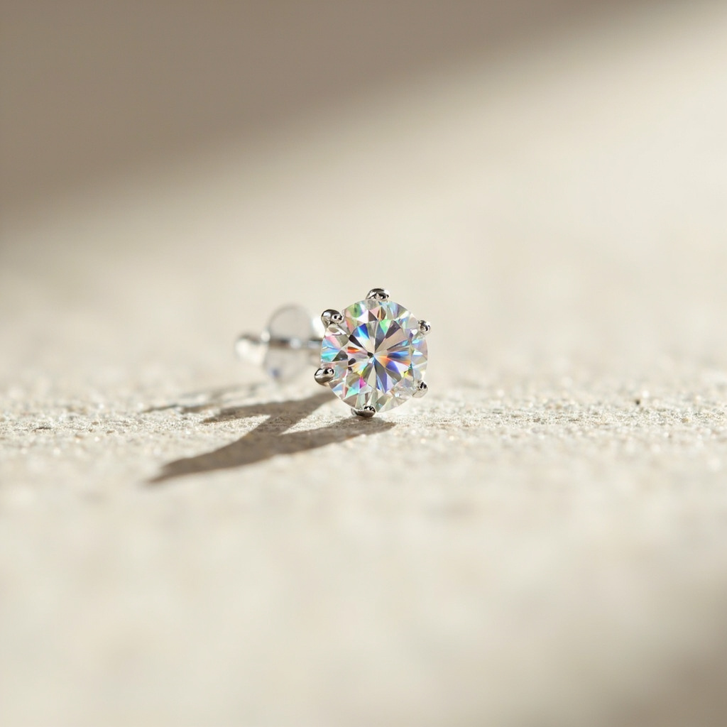What is a diamond stud in white gold